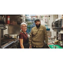 HRI Mag: Des chefs d’institutions et de restaurants échangent leurs cuisines