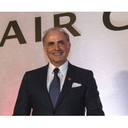 Calin Rovinescu, président et chef de la direction d'Air Canada remporte le prix...