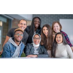 Le programme Expérience internationale Canada est maintenant ouvert pour accueillir les jeunes étrangers au Canada