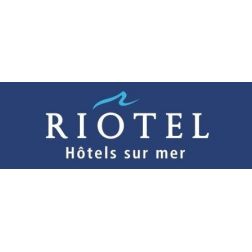 Le Groupe Riôtel innove pour contrer la pénurie de main-d'oeuvre en s'associant à l'humoriste P-A Méthot