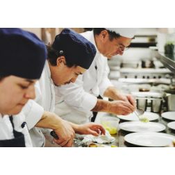 L'ITHQ bonifie son programme de cuisine italienne et lance une nouvelle formation en service de la restauration gastronomique