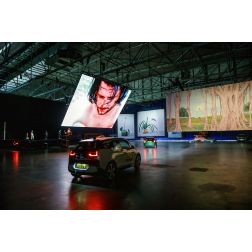 T.O.M.: Aux Pays-Bas, une exposition se visite en drive-in