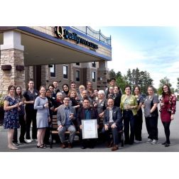 DISTINCTION: L’hôtel Quality Inn & Suites de Val-d’Or a été reconnu pour son excellent service à la clientèle en recevant un 10e prix Hospitalité remis par Choice Hotels Canada