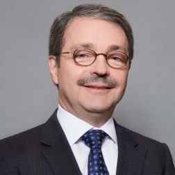 Atlific Hôtels annonce le départ à la retraite de Raymond St-Pierre, vice-président, Exploitation
